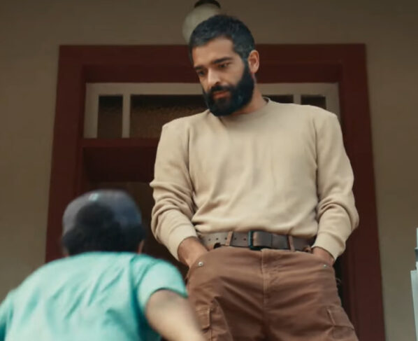 José Inocêncio (Humberto Carrão) e João Pedro (Caique Ivo) em Renascer