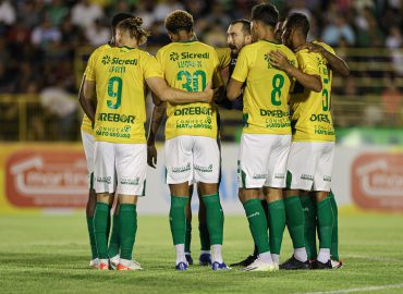Cuiabá vira no fim e vence o Luverdense no Passo das Emas