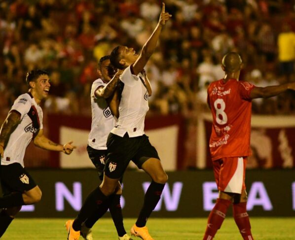 União perde para o Atlético-GO e está eliminado da Copa do Brasil