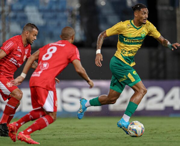 União tem expulsão no começo, marca gol e segura empate diante do Cuiabá