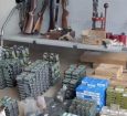 Mais de 44 mil munições e 10 armas foram apreendidas